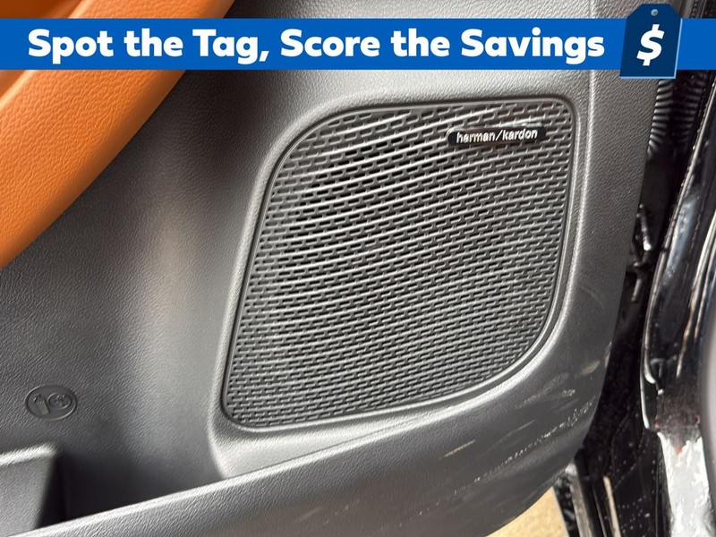 Chrysler Pacifica Vehicle Full-screen Gallery Image 24