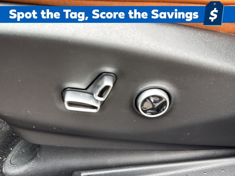 Chrysler Pacifica Vehicle Full-screen Gallery Image 25