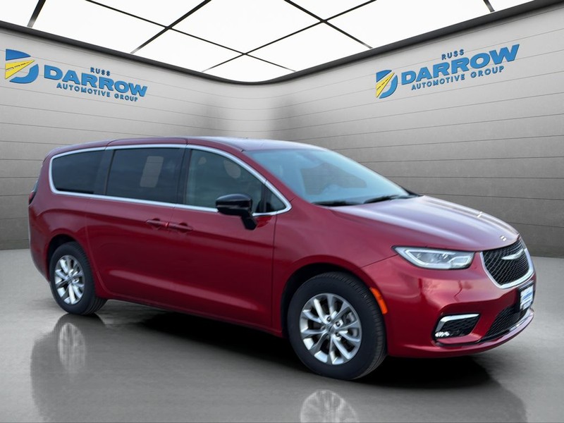Chrysler Pacifica Vehicle Full-screen Gallery Image 07