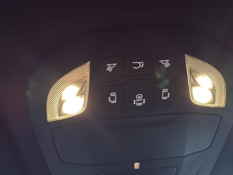 Chrysler Pacifica Vehicle Full-screen Gallery Image 22