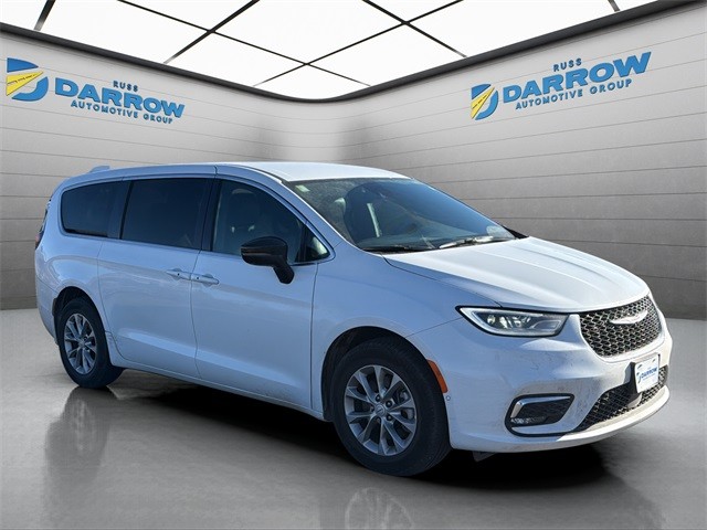 Chrysler Pacifica Vehicle Full-screen Gallery Image 7