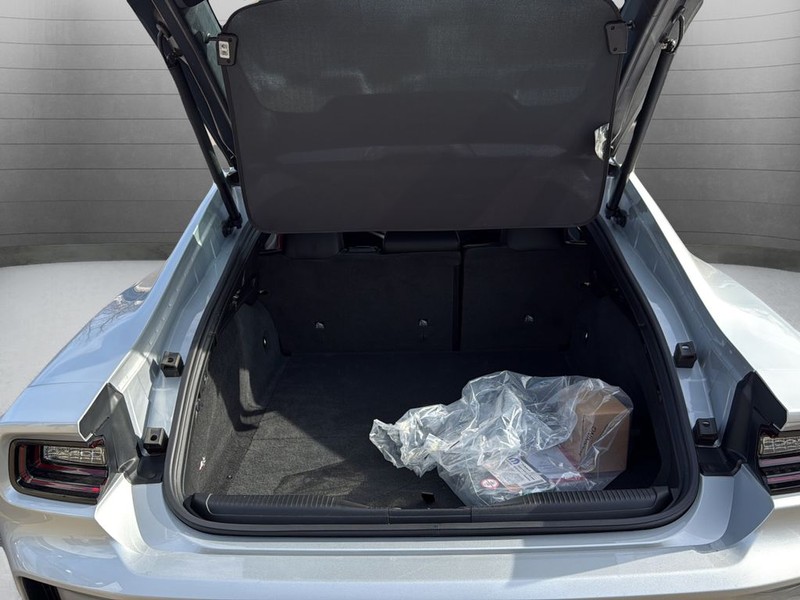 Dodge Charger Daytona Vehicle Full-screen Gallery Image 25