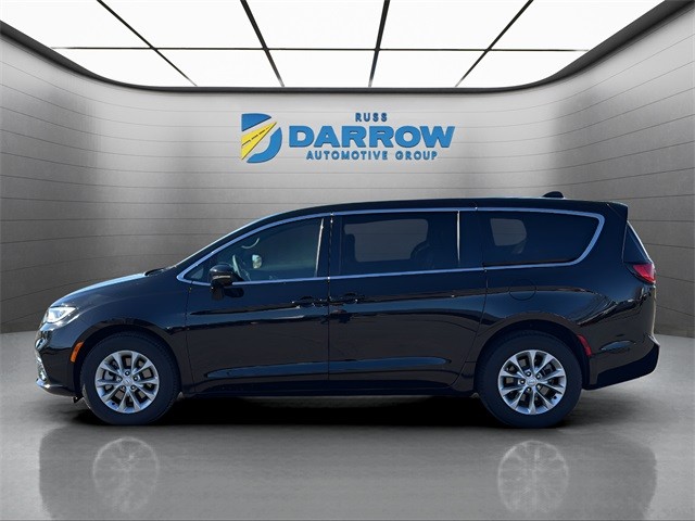 Chrysler Pacifica Vehicle Full-screen Gallery Image 2