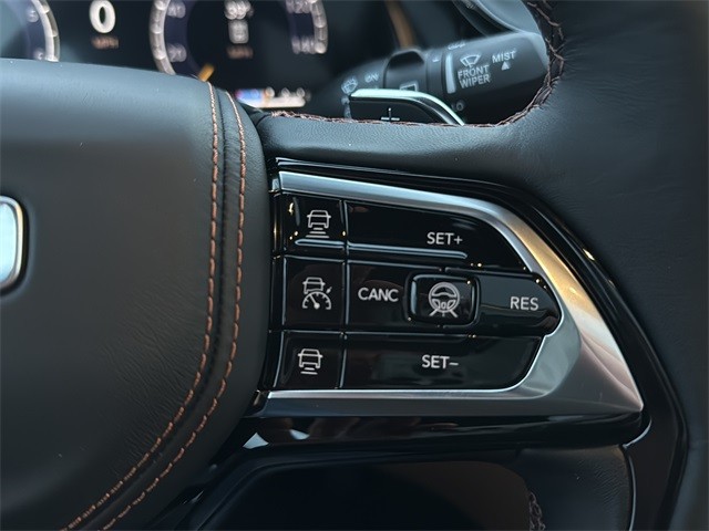 Jeep Grand Cherokee Vehicle Full-screen Gallery Image 20