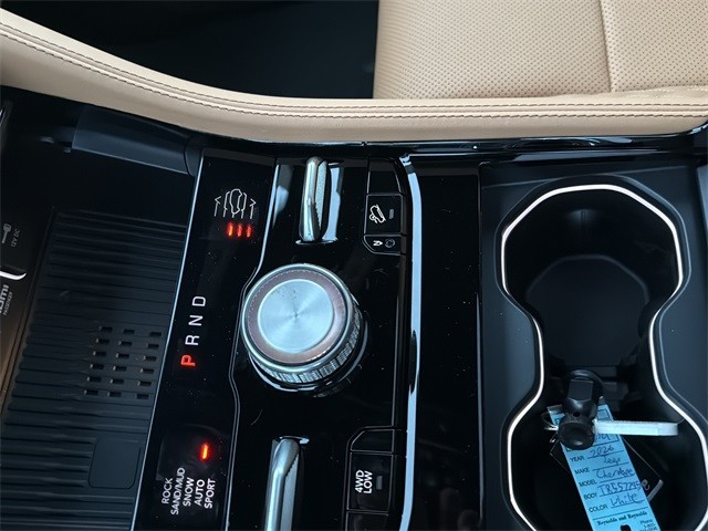 Jeep Grand Cherokee Vehicle Full-screen Gallery Image 22