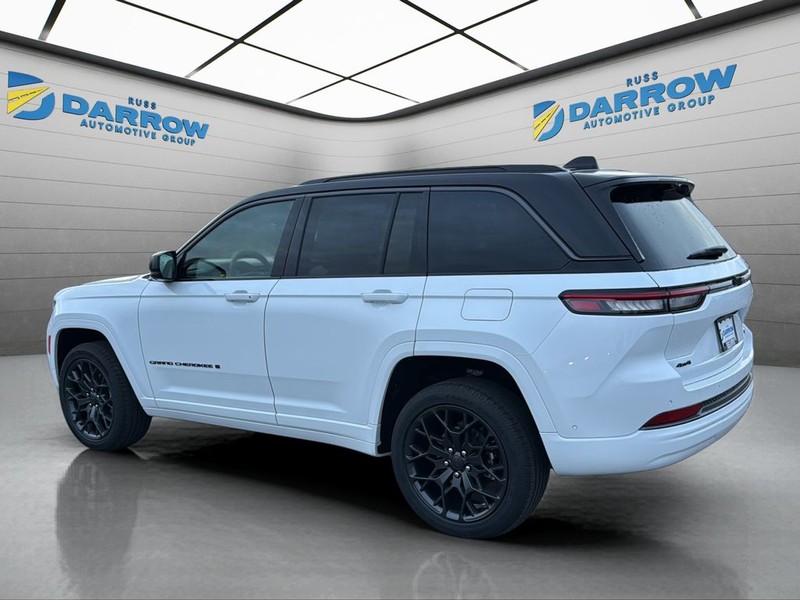 Jeep Grand Cherokee Vehicle Full-screen Gallery Image 3