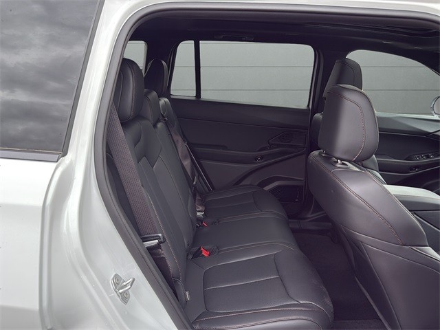 Jeep Cherokee Vehicle Full-screen Gallery Image 14