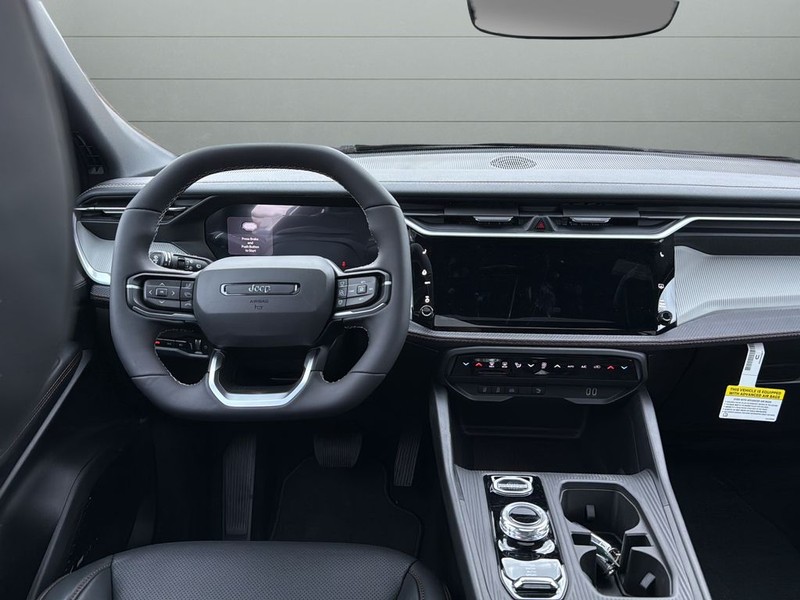 Jeep Cherokee Vehicle Full-screen Gallery Image 12