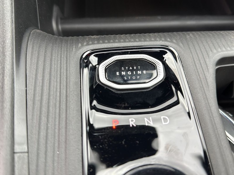 Jeep Cherokee Vehicle Full-screen Gallery Image 20