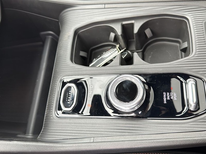 Jeep Cherokee Vehicle Full-screen Gallery Image 21