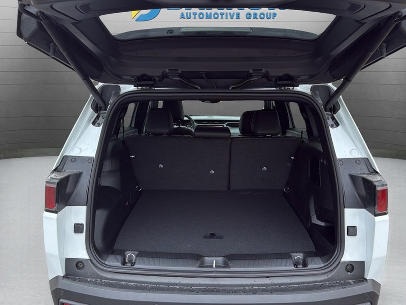 Jeep Cherokee Vehicle Full-screen Gallery Image 25