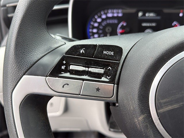 Hyundai Tucson Vehicle Full-screen Gallery Image 9