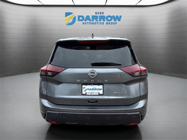 Nissan Rogue Vehicle Full-screen Gallery Image 4