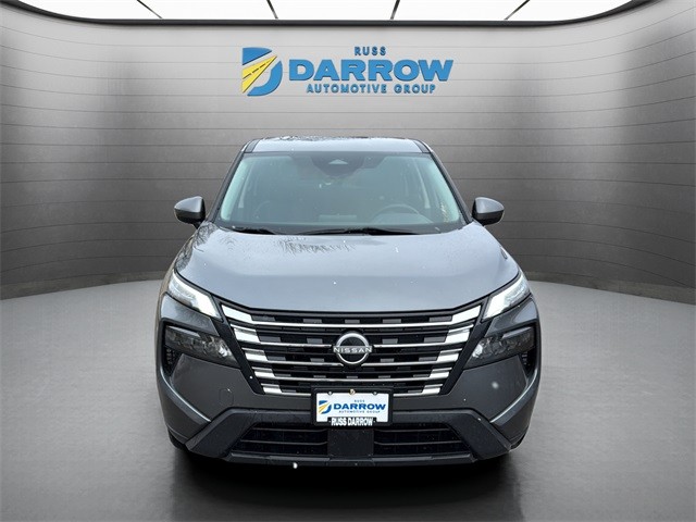 Nissan Rogue Vehicle Full-screen Gallery Image 8