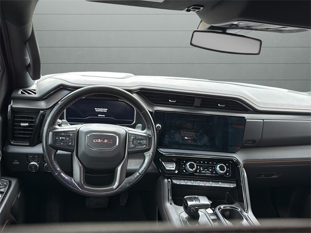 GMC Sierra 1500 Vehicle Full-screen Gallery Image 12