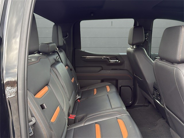 GMC Sierra 1500 Vehicle Full-screen Gallery Image 13