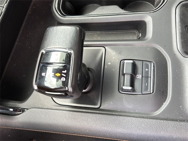 GMC Sierra 1500 Vehicle Full-screen Gallery Image 19