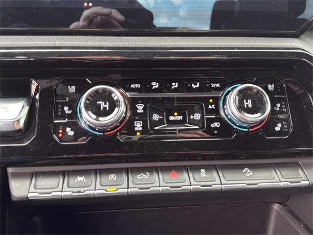 GMC Sierra 1500 Vehicle Full-screen Gallery Image 22