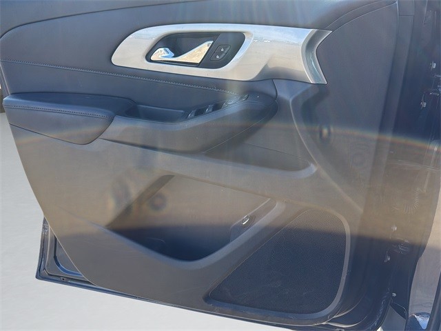 Chevrolet Traverse Vehicle Full-screen Gallery Image 10