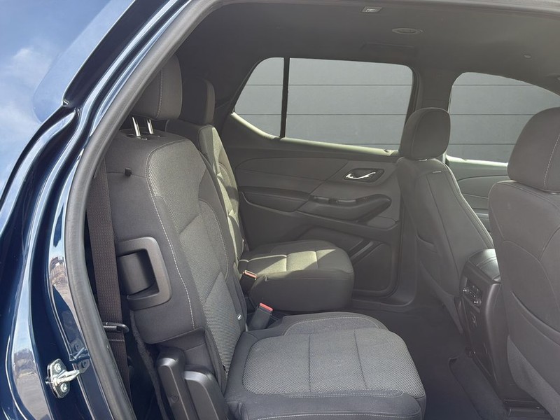 Chevrolet Traverse Vehicle Full-screen Gallery Image 3