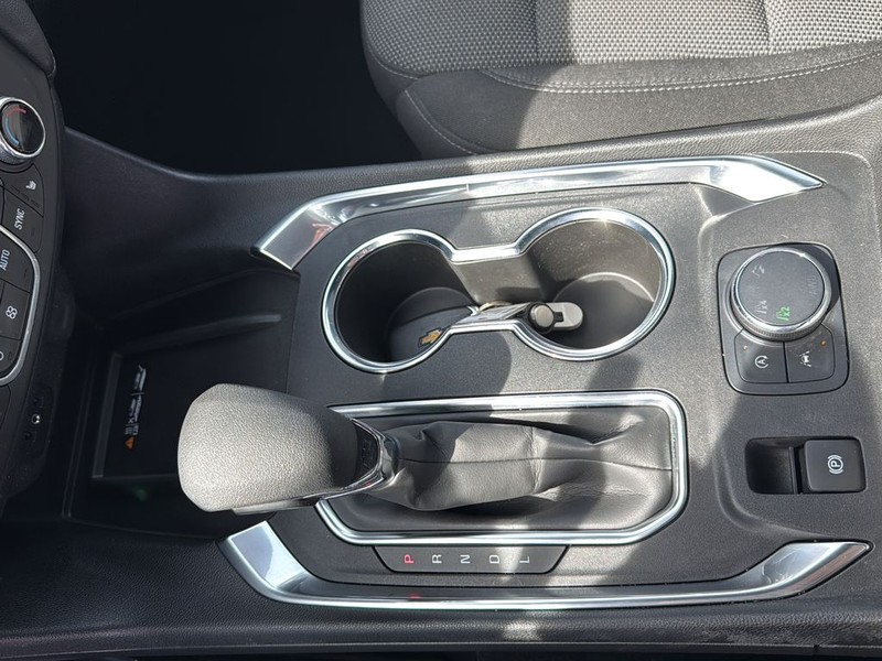 Chevrolet Traverse Vehicle Full-screen Gallery Image 10