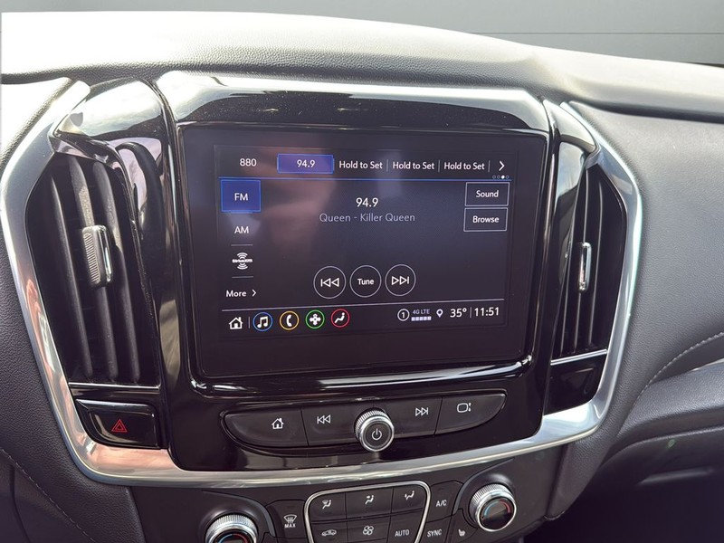 Chevrolet Traverse Vehicle Full-screen Gallery Image 11