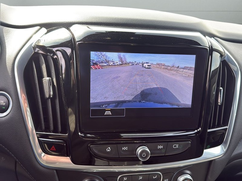 Chevrolet Traverse Vehicle Full-screen Gallery Image 12