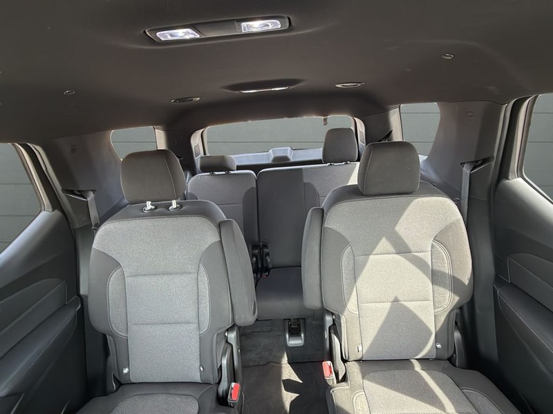 Chevrolet Traverse Vehicle Full-screen Gallery Image 16