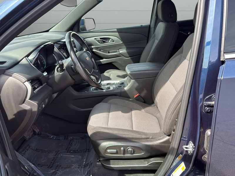 Chevrolet Traverse Vehicle Full-screen Gallery Image 25