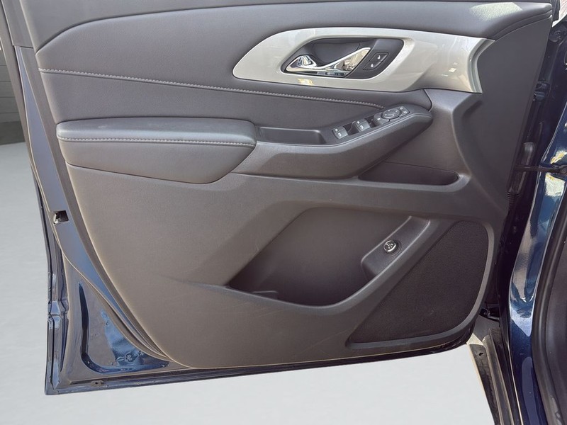 Chevrolet Traverse Vehicle Full-screen Gallery Image 26