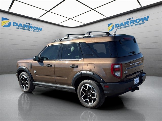 Ford Bronco Sport Vehicle Full-screen Gallery Image 3