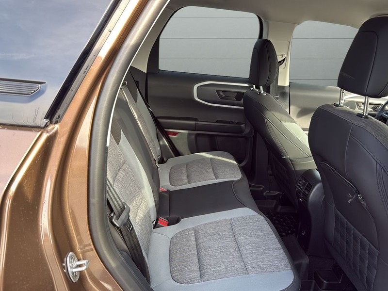 Ford Bronco Sport Vehicle Full-screen Gallery Image 14