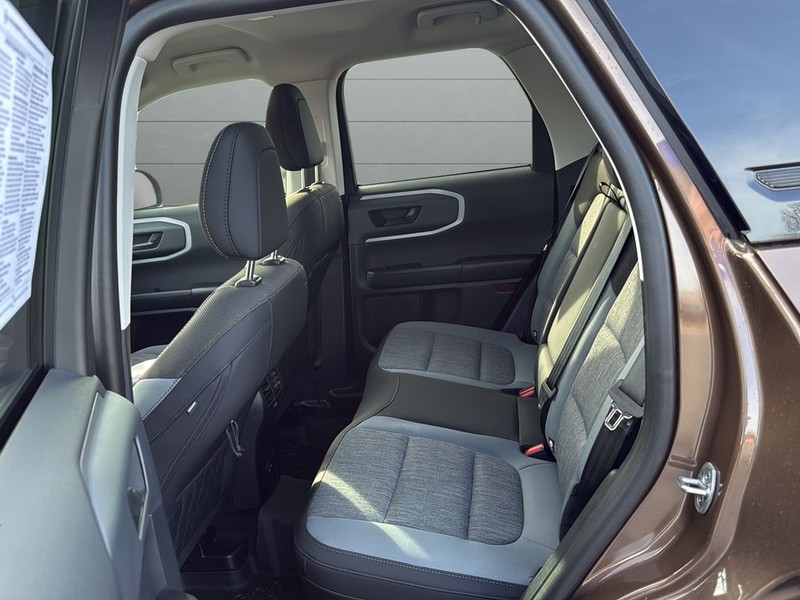 Ford Bronco Sport Vehicle Full-screen Gallery Image 16