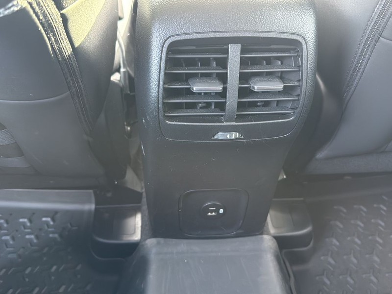 Ford Bronco Sport Vehicle Full-screen Gallery Image 17