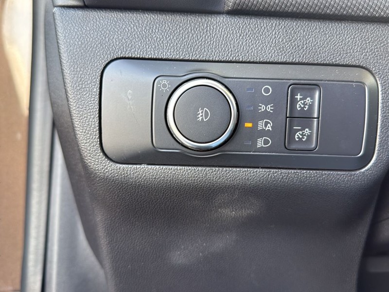 Ford Bronco Sport Vehicle Full-screen Gallery Image 18