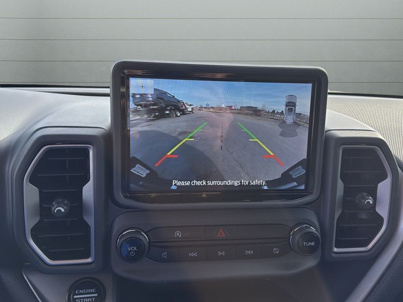 Ford Bronco Sport Vehicle Full-screen Gallery Image 23