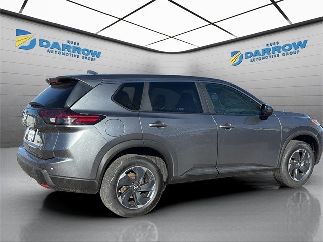 Nissan Rogue Vehicle Full-screen Gallery Image 5