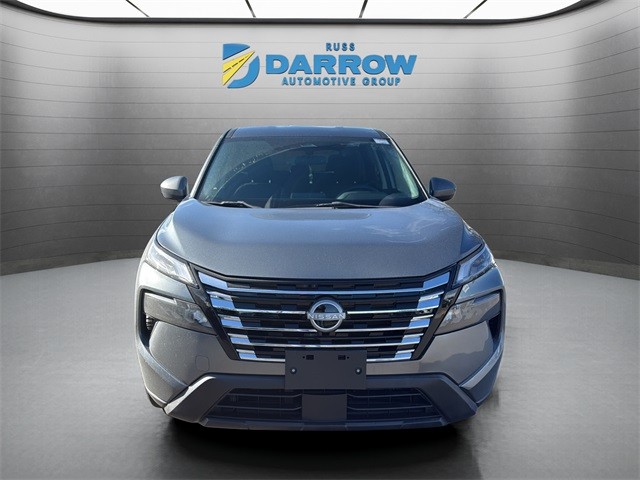 Nissan Rogue Vehicle Full-screen Gallery Image 8