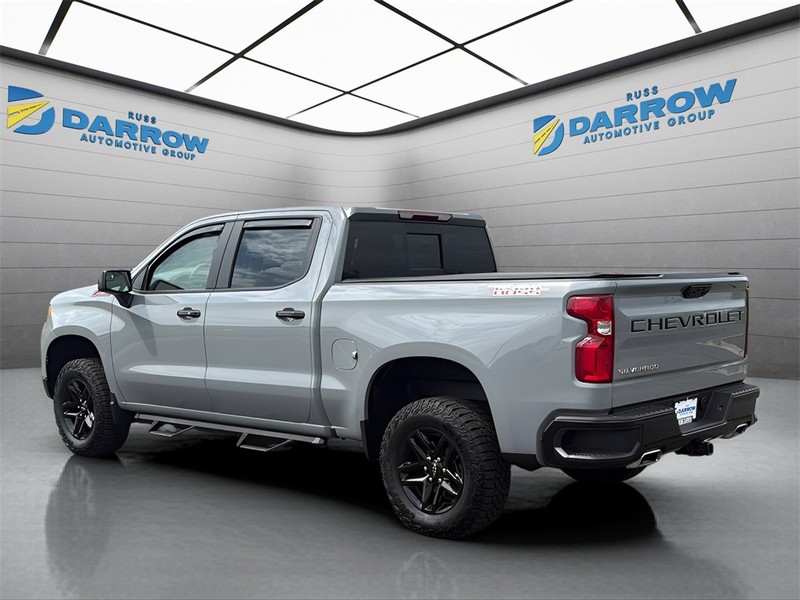 Chevrolet Silverado 1500 Vehicle Full-screen Gallery Image 3