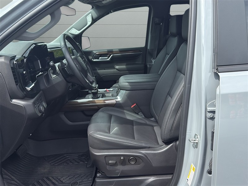 Chevrolet Silverado 1500 Vehicle Full-screen Gallery Image 10