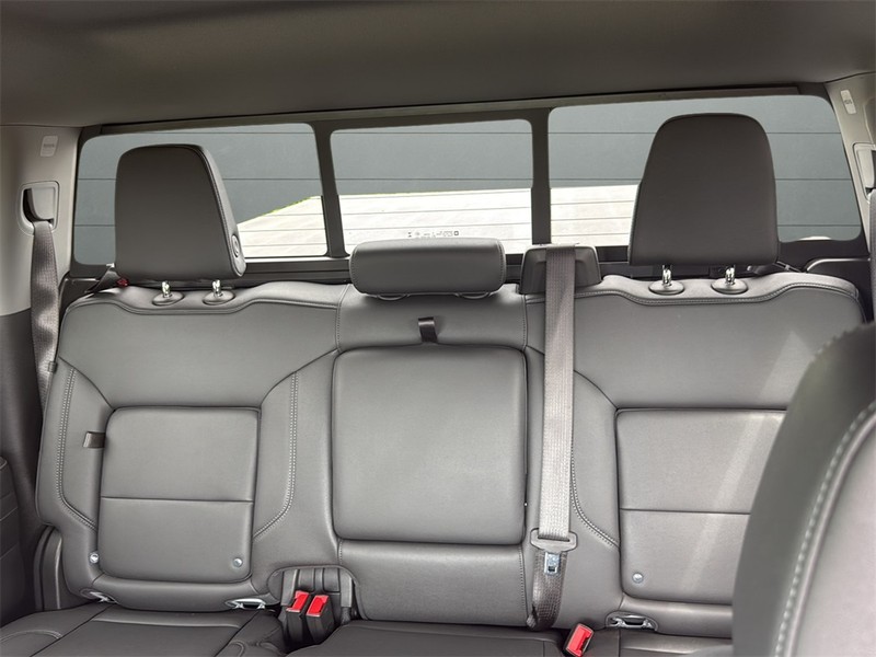 Chevrolet Silverado 1500 Vehicle Full-screen Gallery Image 27