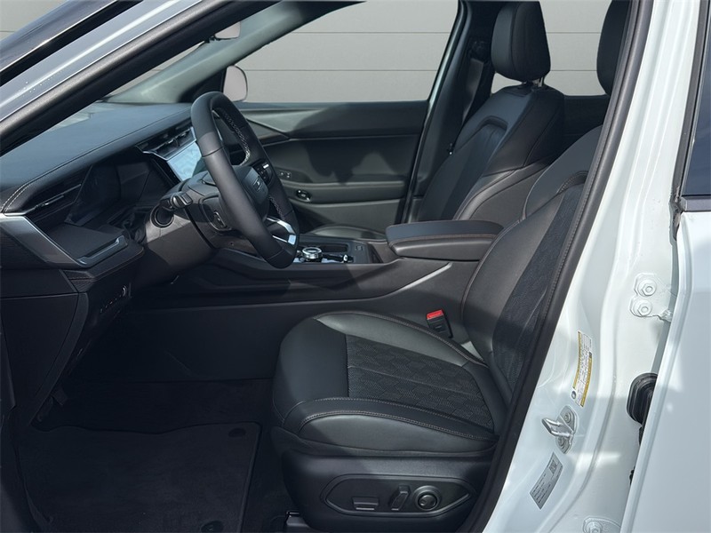 Jeep Cherokee Vehicle Full-screen Gallery Image 10