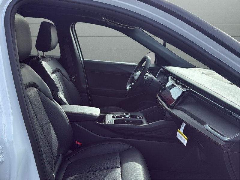 Jeep Cherokee Vehicle Full-screen Gallery Image 15