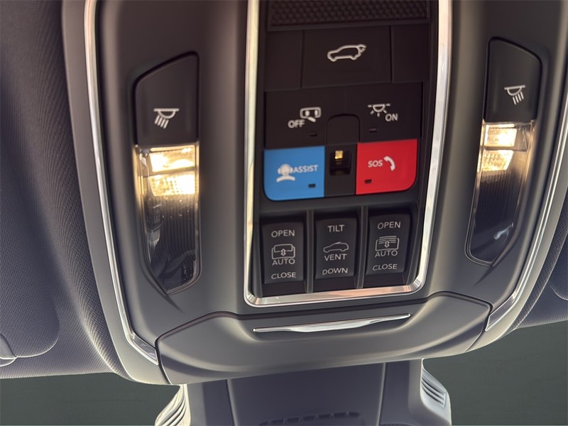 Jeep Cherokee Vehicle Full-screen Gallery Image 25