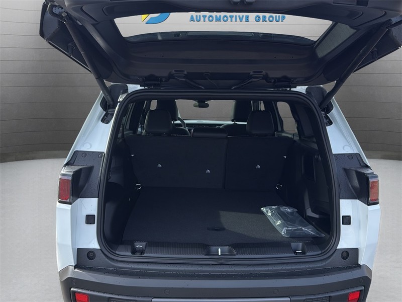 Jeep Cherokee Vehicle Full-screen Gallery Image 26