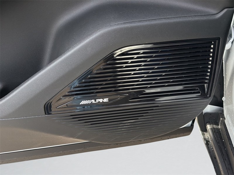 Jeep Cherokee Vehicle Full-screen Gallery Image 27