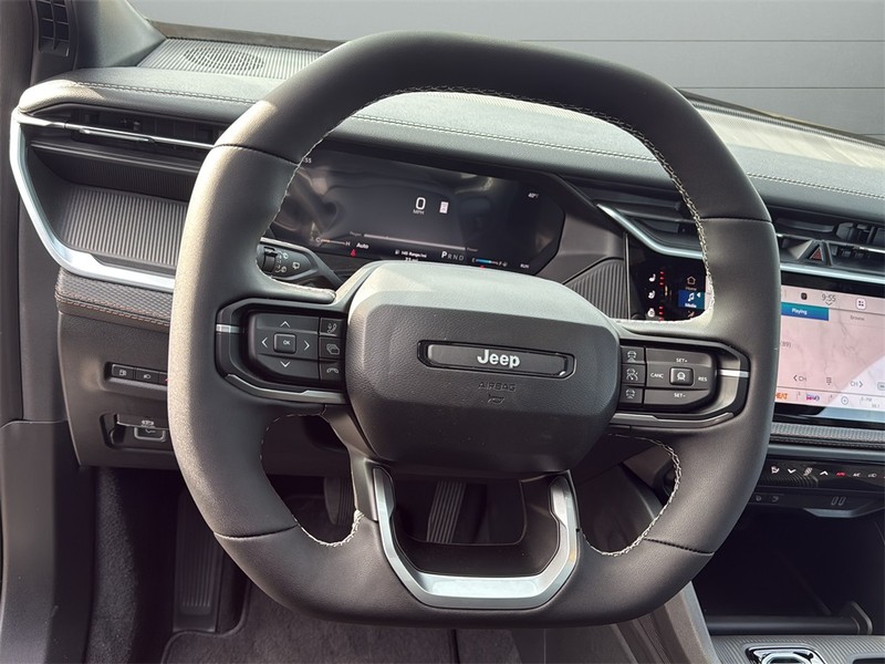 Jeep Cherokee Vehicle Full-screen Gallery Image 29