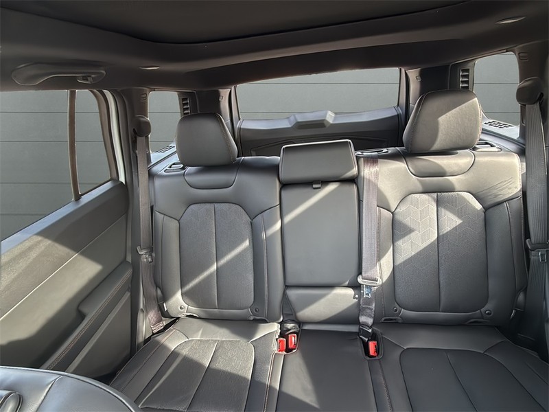 Jeep Cherokee Vehicle Full-screen Gallery Image 30