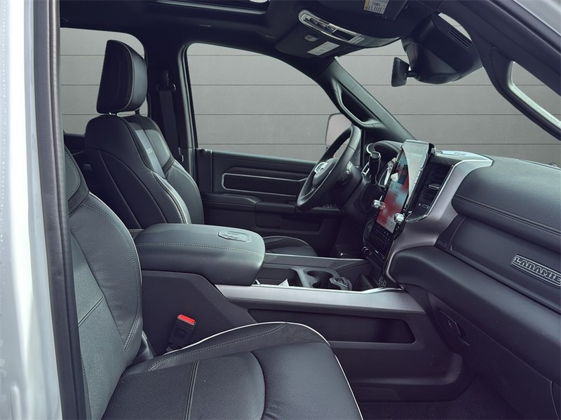 Ram 2500 Vehicle Full-screen Gallery Image 15