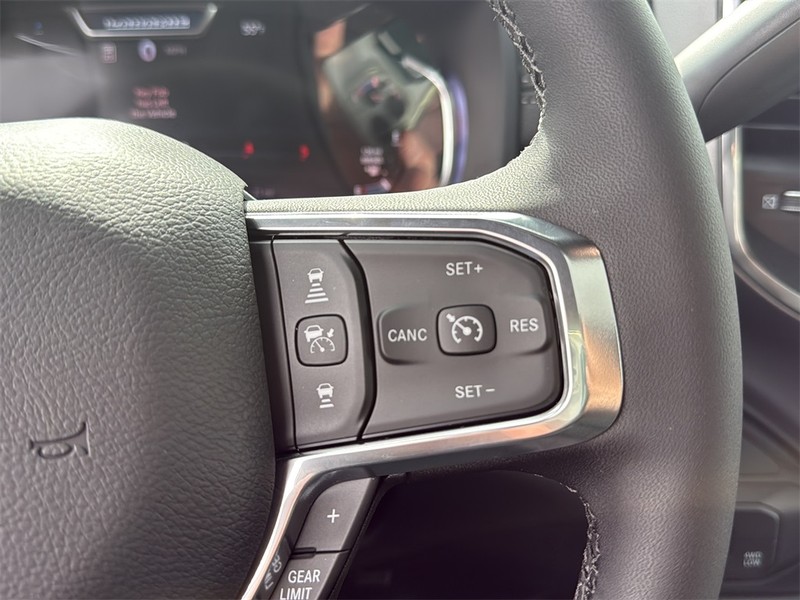 Ram 2500 Vehicle Full-screen Gallery Image 20